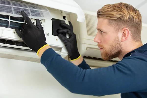 Avoid Common Mistakes When Hiring AC Repair Service